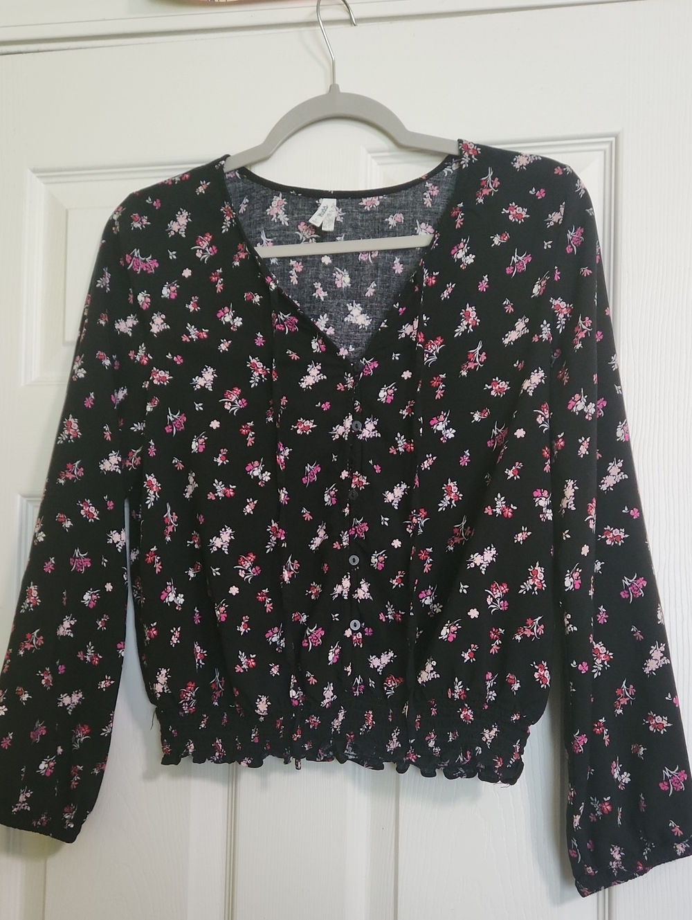 Mudd Black Floral Long-Sleeve Smocked Hem Blouse